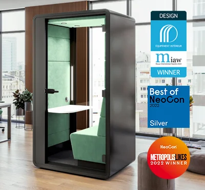Office-work-pod-for-hybrid-collaboration-and-video-conferences-hushHybrid-Hushoffice La cabine acoustique hushHybrid aux visioconferences et travail hybride