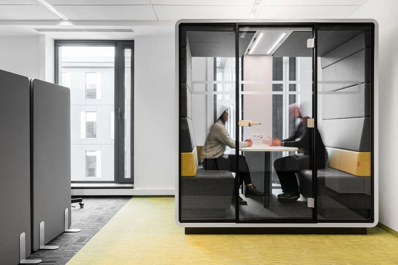 Recruiting im Unternehmen oder remote – am besten in der Hush-Kabine
