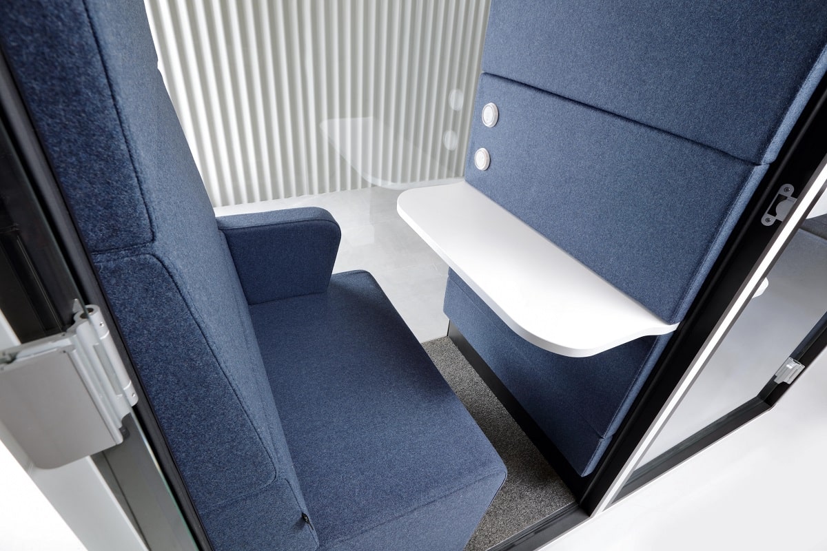 2 separate workspaces. 1 compact office pod. hushTwin from HUshoffice.