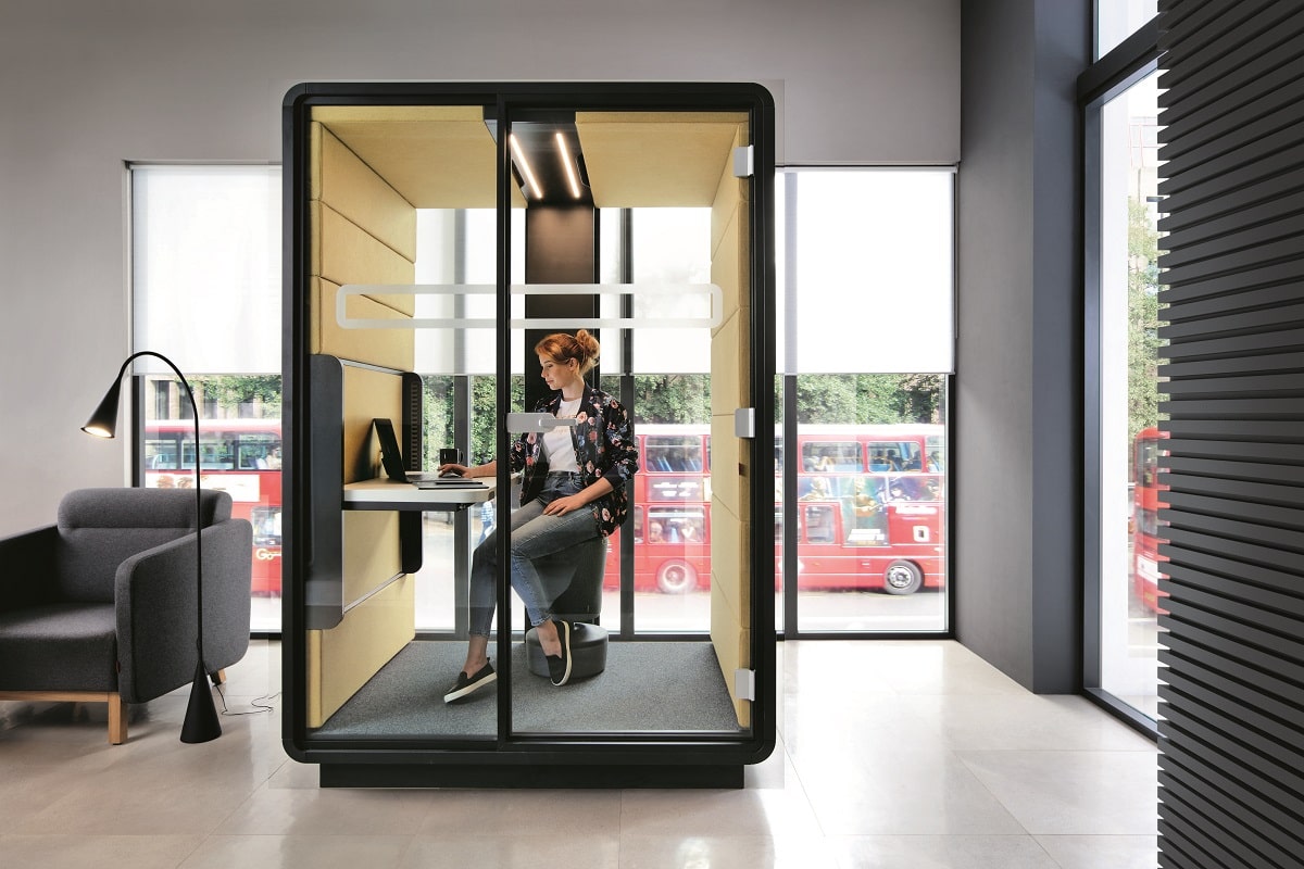 The hushWork.sit&stand small office pod is comfortably quiet. and helps improve office acoustics. Inside, employees enjoy a calm atmosphere and natural focus.