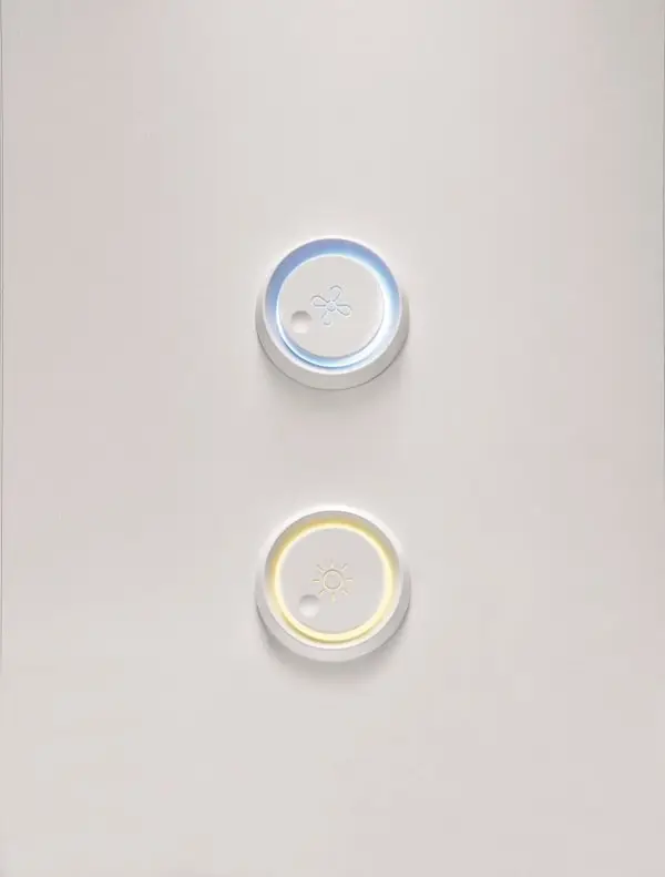 Erhellen Sie das Licht und stellen Sie die Lüftergeschwindigkeit in einer Bürobox von Hushoffice so ein, dass eine möglichst gemütliche Arbeitsumgebung entsteht.