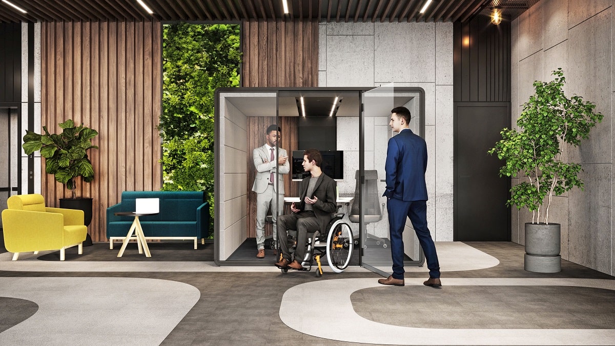 HushAccess.L est une grande cabine de réunion acoustique avec accès aux fauteuils roulants. Elle rend votre bureau plus inclusif, ce qui est important pour les « zoomeurs » orientés vers les valeurs.