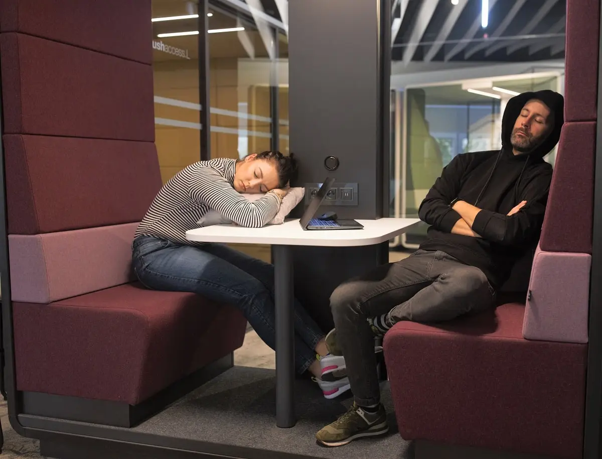 Die Kraft des Powernaps bei der Arbeit