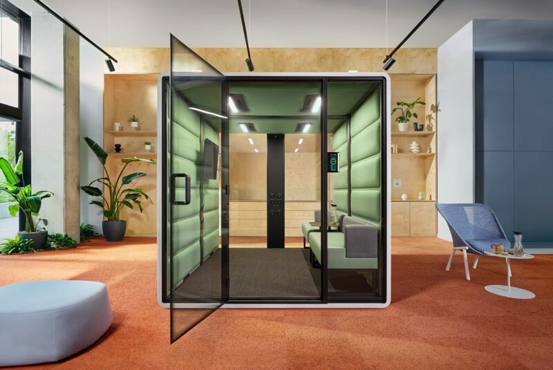HushFree.L-acoustic-cabin-for-work-and-relaxation-in-the-office