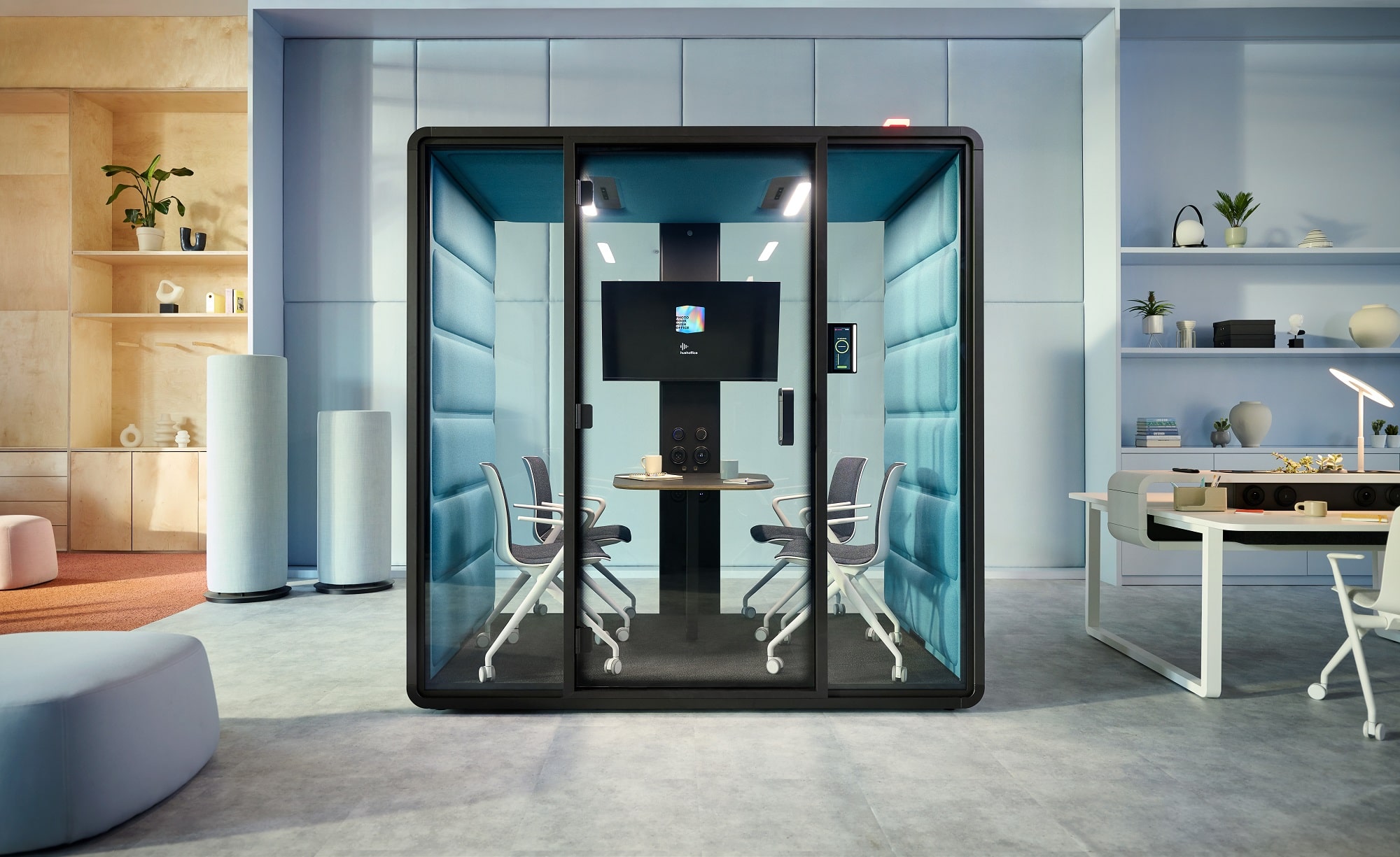 HushFree.M ist ein erstklassiger Tagungsraum, der in seinem privaten Innenraum bequem Platz für vier Personen bietet.