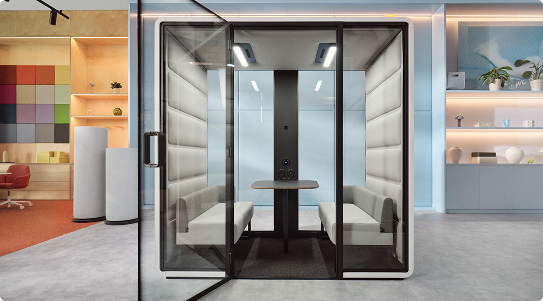 Office pod hushFree.Access.M for persons with mobility impairments