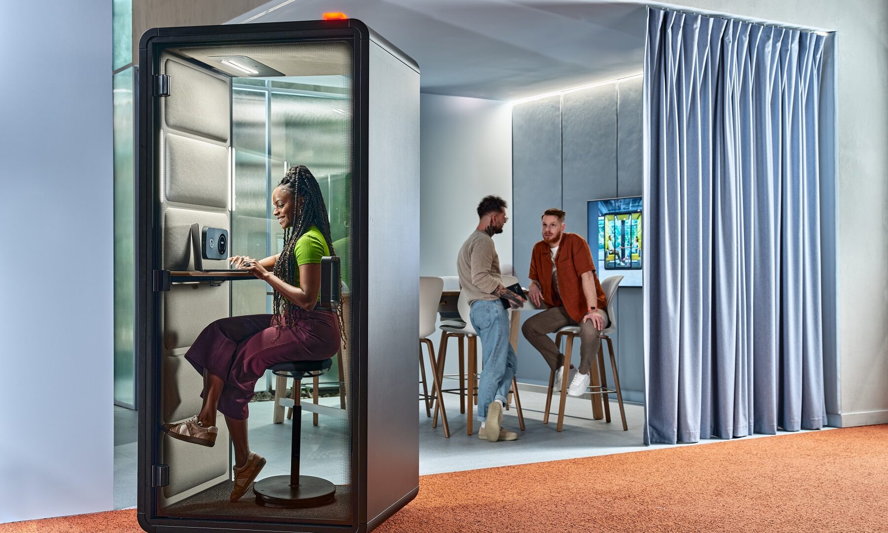 One persone phone booth for office hushFree.XS