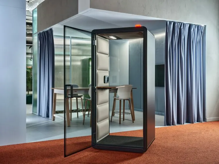 Compact acoustic pod for calls in the office