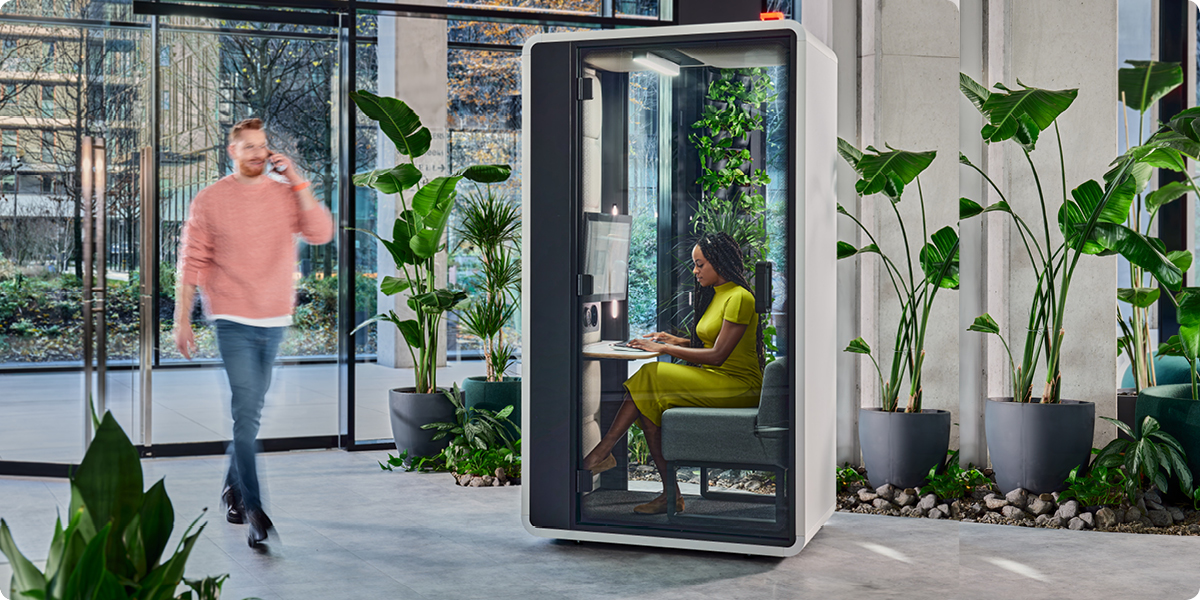 Acoustic office booth hushFree.S.Hybrid