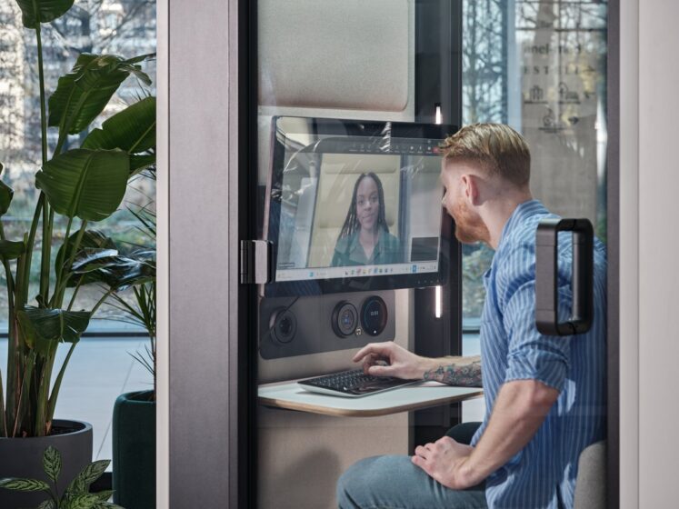 Office video call pod hushFree.S.hybrid