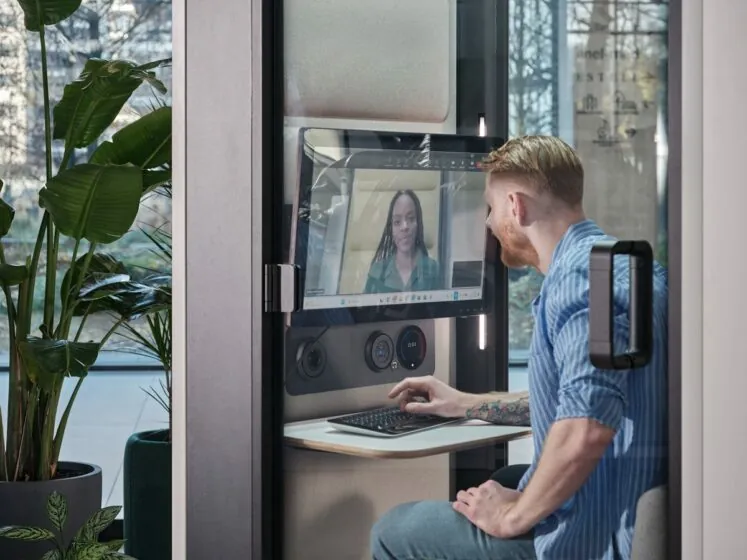 Office video call pod hushFree.S.hybrid