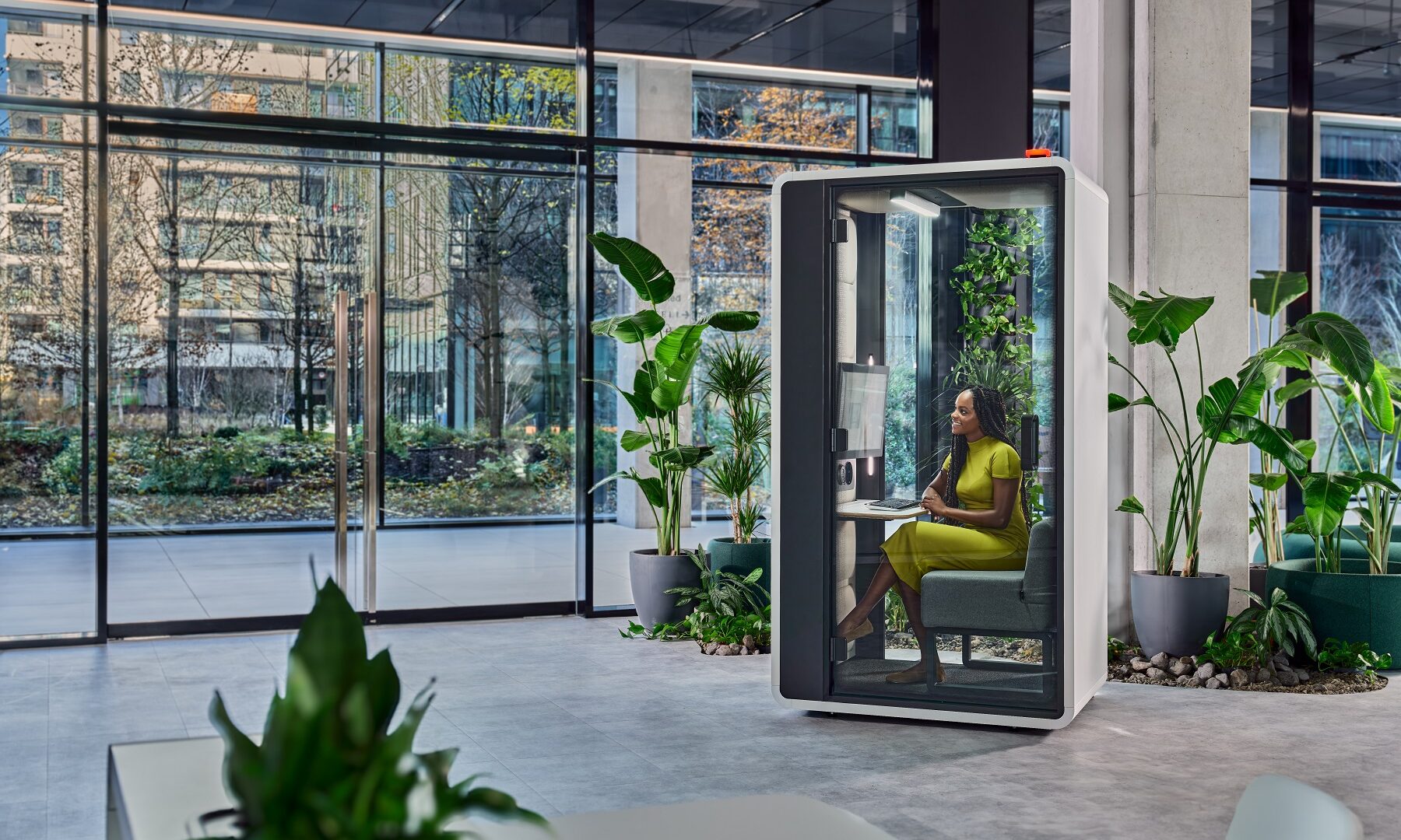 Acoustic private work pod Hushoffice