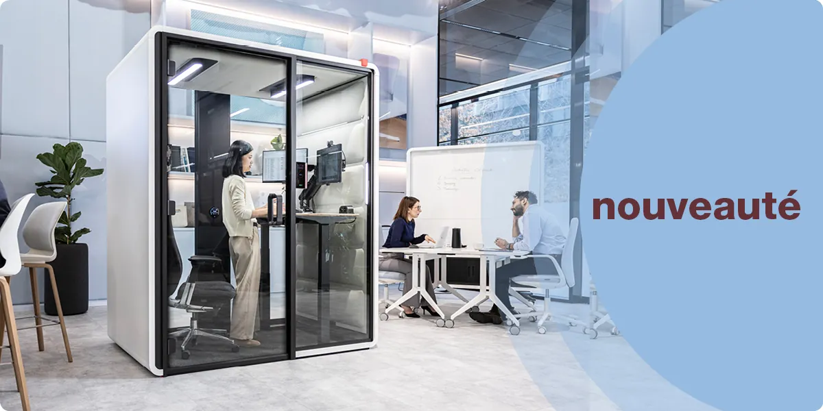 Cabine acoustique Hushfree Work avec dimensions visibles, présentant un bureau et une chaise à l’intérieur.